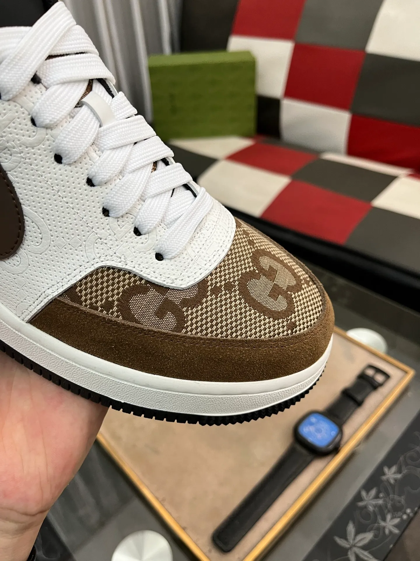 Men's Men's Shoes💰440⌚️⌚️【GUCCI】Gucci men's latest white shoe series casual shoes! The official website is built 1:1. Upper: Made of imported cowhide, with electric embroidery ➕Inner lining: Made of high-quality first-layer pigskin, soft and comfortable. Picky material selection and exquisite workmanship give you the best enjoyment. Size: 38-44 yards, 3️⃣ colors available.